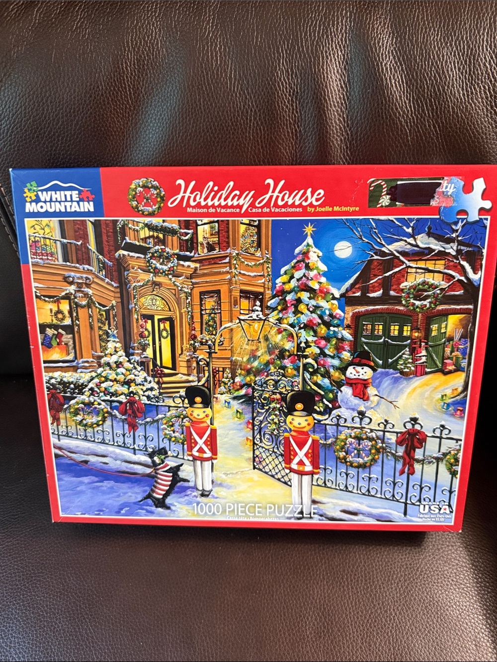 White Mountain holiday house. 1000 pieces jigsaw puzzle. Excellent condition
